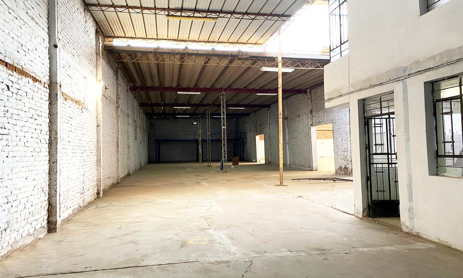 VENTA DE GRAN ALMACÉN EN CHICLAYO